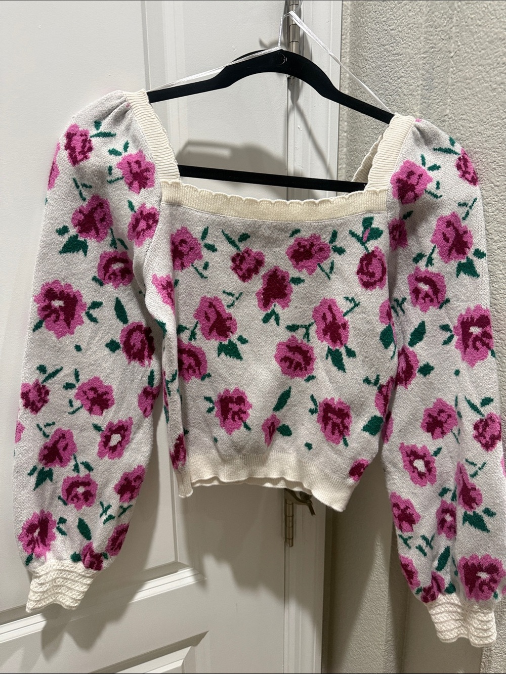 Willow & Wind Dusty Pink Floral Rose Print Cropped Puff Sleeve Sweater
